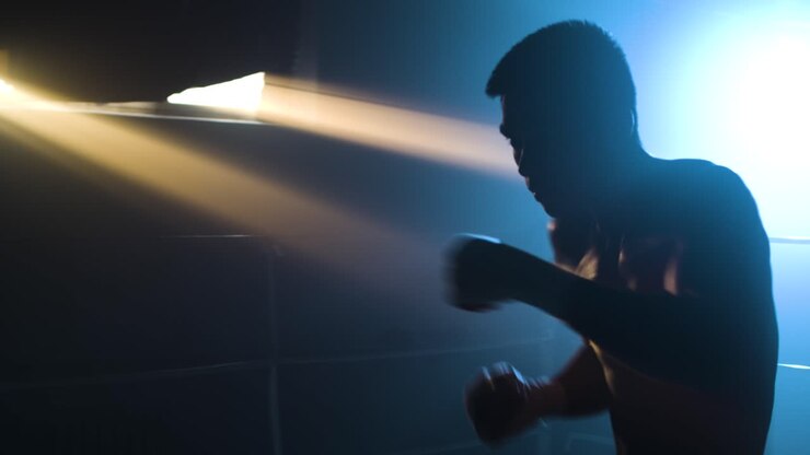 Silueta de boxeador entrenando