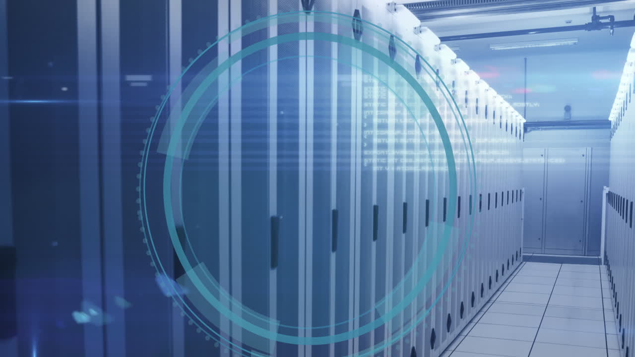 라운드 스캐너를 통해 사이버 보안 텍스트의 애니메이션 및 컴퓨터 서버 에 대한 데이터 처리