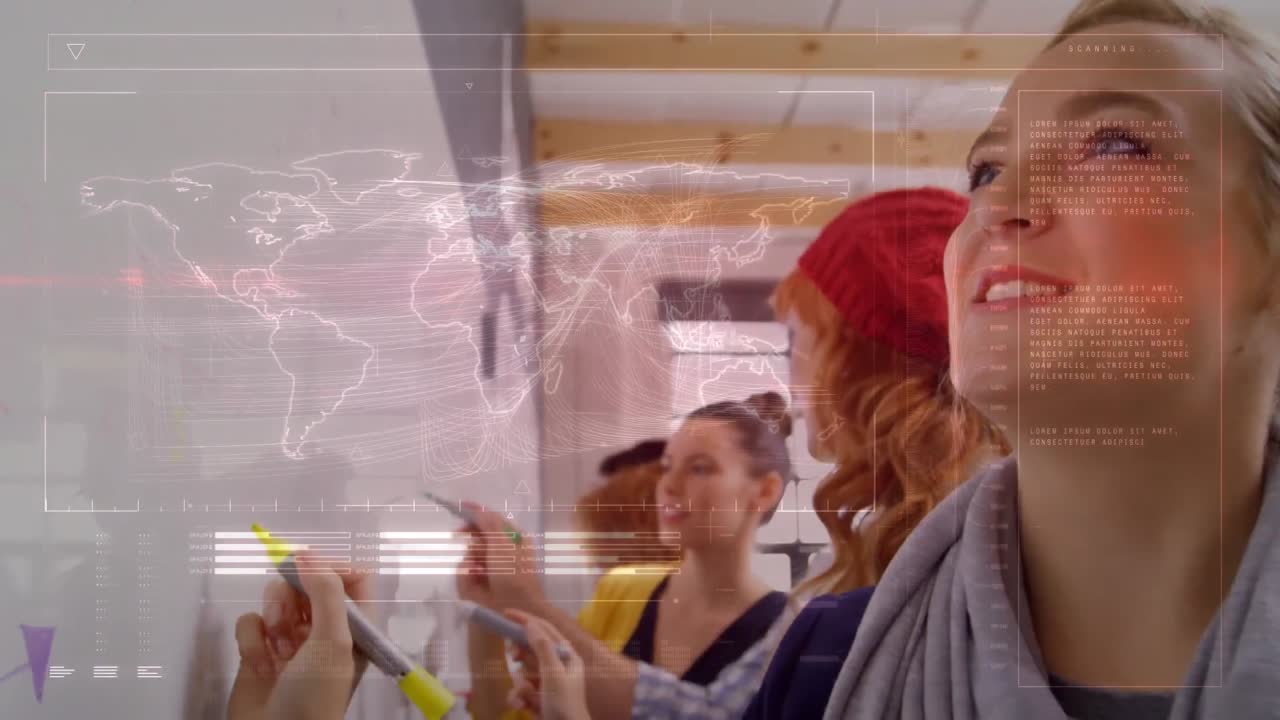 animación de procesamiento de datos y mapa del mundo sobre diversas personas de negocios tomando notas