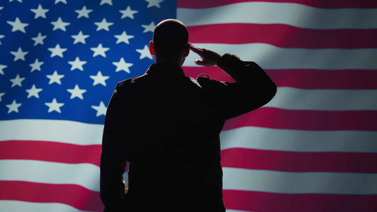 미국 육군에서 복무하는 군인, 애국적인 몸짓을 하고