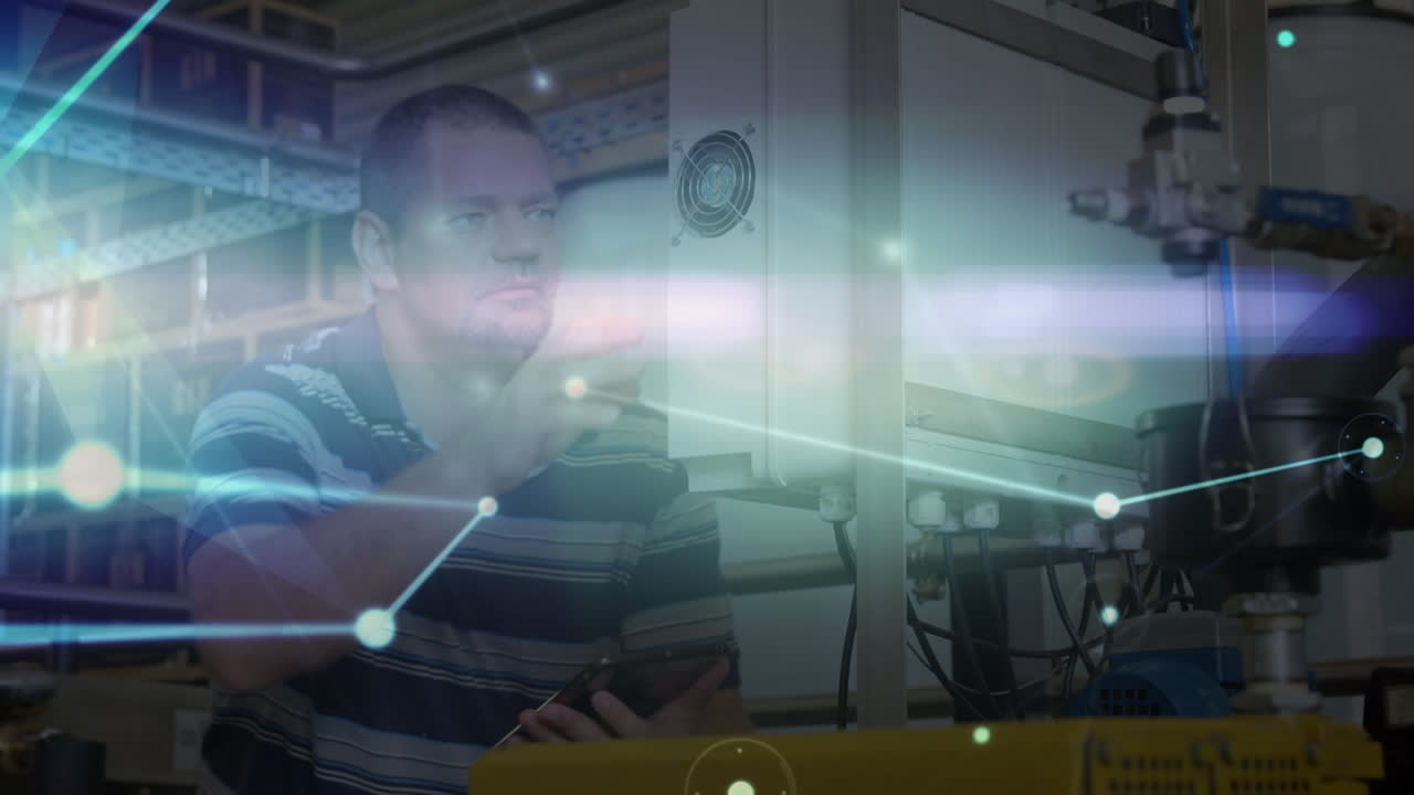 animación de la red de conexiones a través de un trabajador caucásico usando una tableta