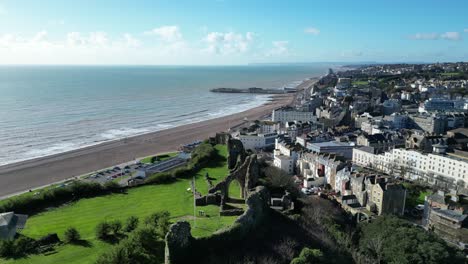 Aerial-drone-shot-of-Hastings-UK,-Hastings-Castle