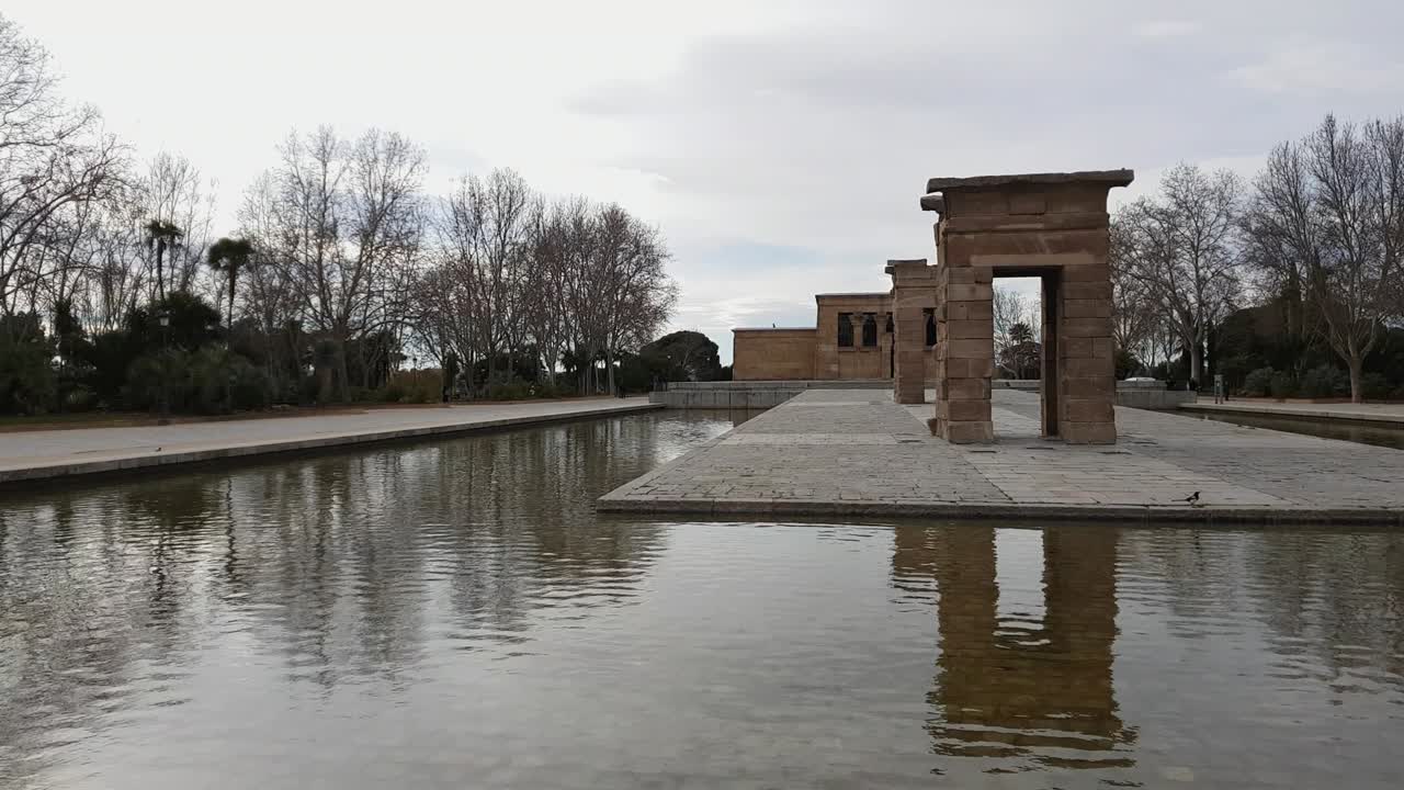 마드리드의 아름다운 데보드 사원, 웨스트 파크