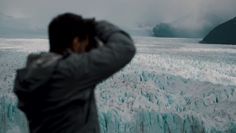 Photographer-Taking-Photos-Of-The-Vast-Icebergs-Of-Perito-Moreno-Glacier-In-Argentina,-Patagonia