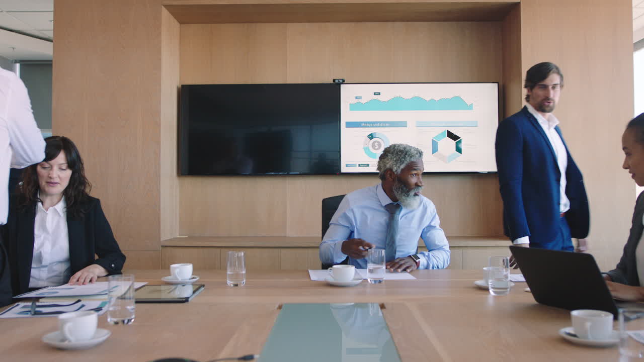 comienzo de la reunión de trabajo en equipo de la sala de juntas