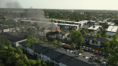 incendio en un apartamento cerca de ft. myers, florida