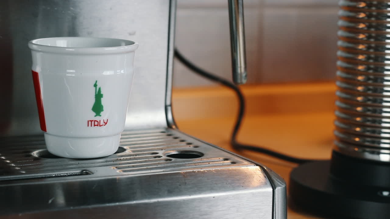 Removing Espresso cup after brewing