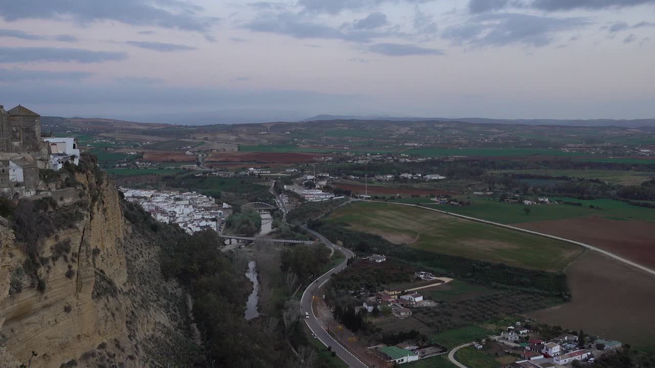 황혼의 고요한 시골 안달루시아 풍경