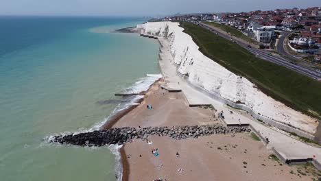 Saltdean,-England-4K-Drohnen-Strandüberführung