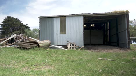 Ein-Alter,-Heruntergekommener-Scherschuppen-Im-Ländlichen-Victoria,-Australien