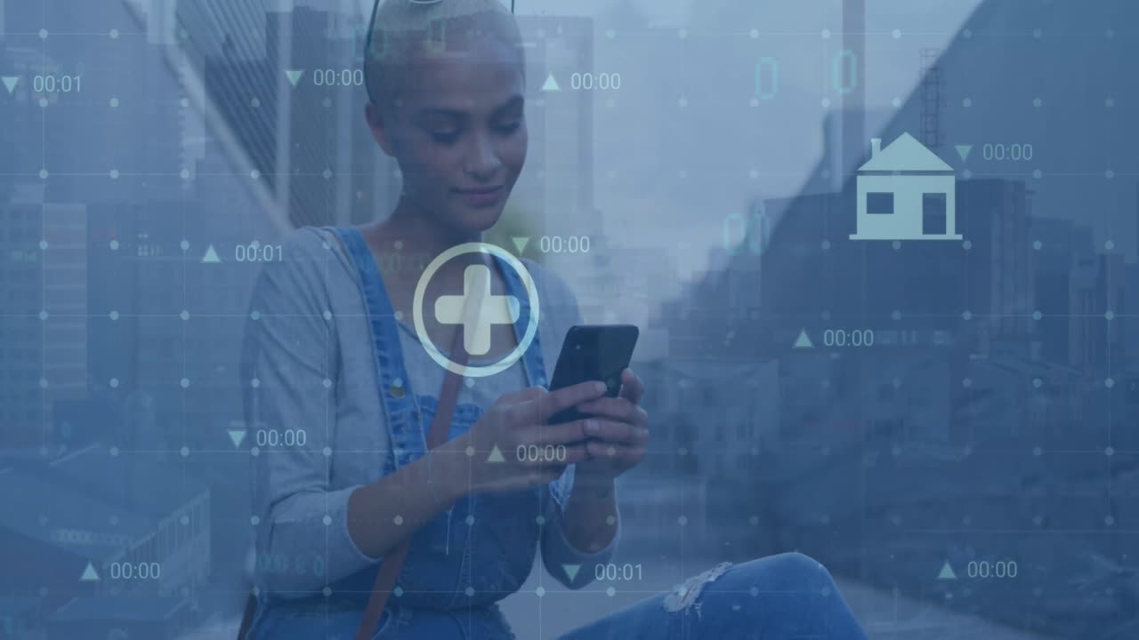 animación del procesamiento de datos financieros sobre una mujer de negocios biracial que usa un teléfono inteligente