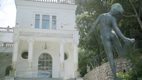 Beautiful-view-of-Villa-Lysis-in-Capri-during-a-sunny-morning-in-Spring---02