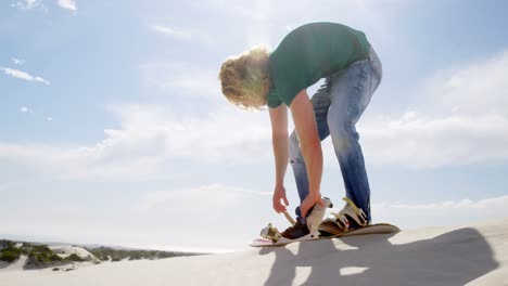 Man-wearing-sandals-in-the-desert-4k