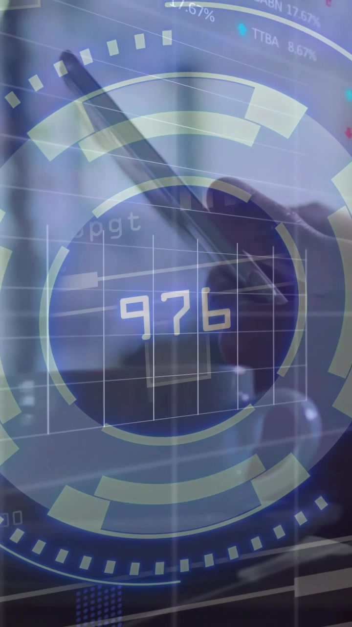 Video verticale: Stilo che tocca il telefono, numeri HUD che scorrono, mostrando dati azionari mentre la mano si sposta.