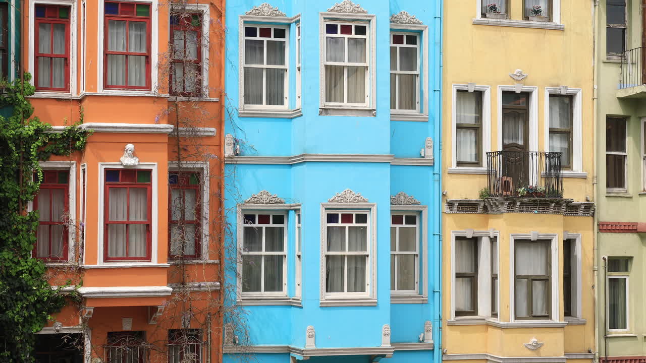 hermosas casas coloridas en balat, estambul