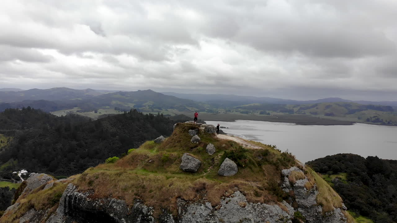 disparo aéreo dando vueltas alrededor de st
