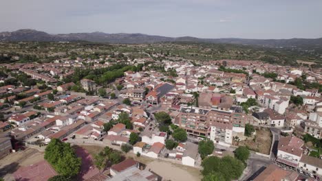 Aerial-View-Of-San-Martín-de-Valdeiglesias,-A-Town-Of-Comunidad-de-Madrid