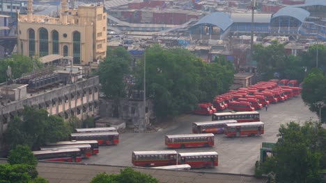 Bandra-Oeste-Estación-De-Autobuses-Temprano-En-La-Mañana-Vista-Superior-Tiro-Bandra-Mejor-Estación-De-Autobuses