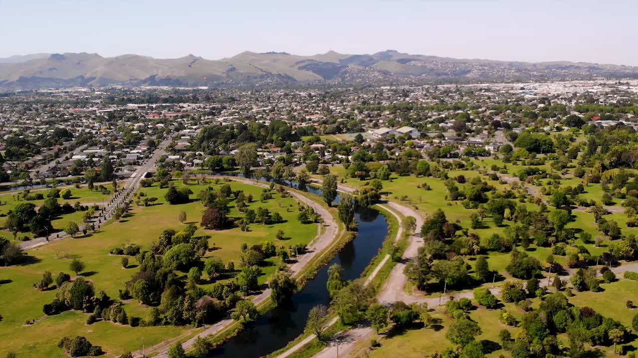 Avonside, Christchurch, bacino del fiume Avon: ripresa aerea con volo laterale
