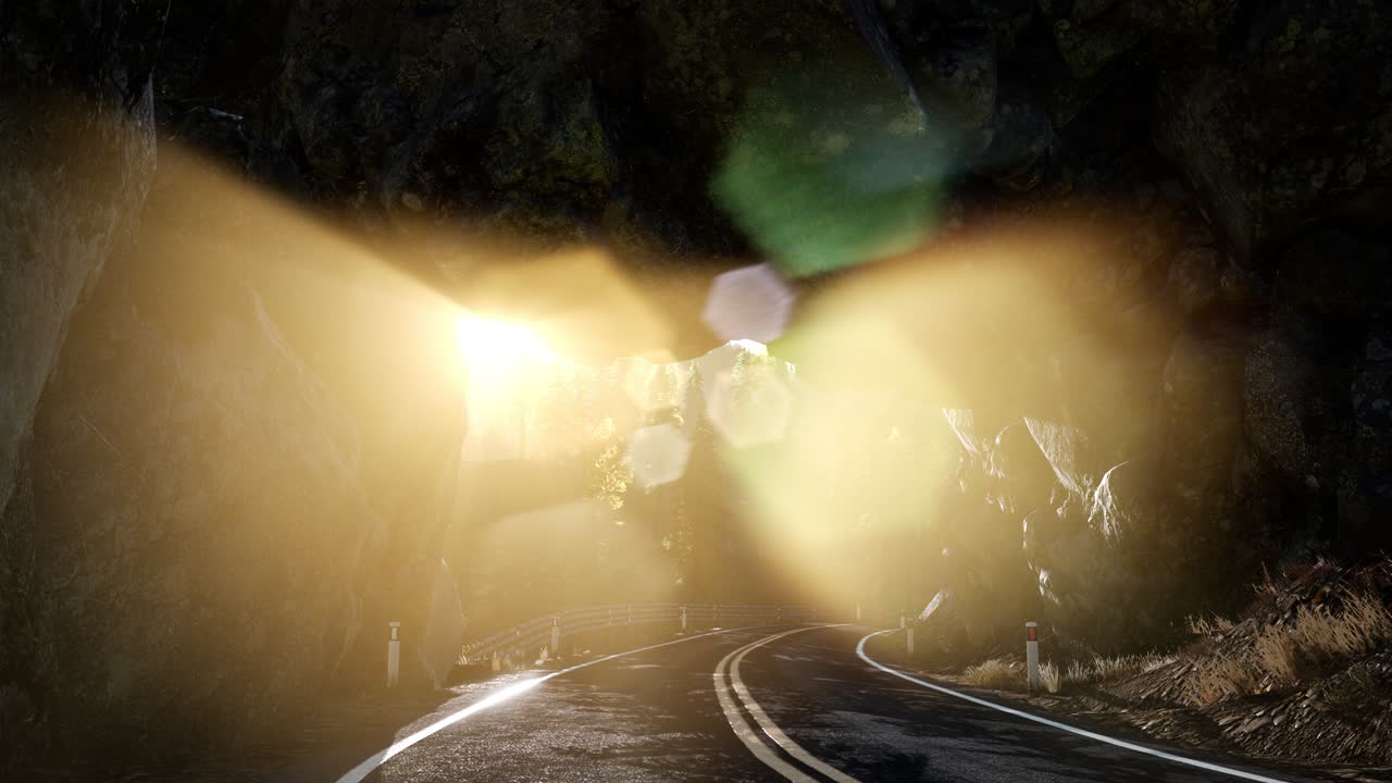 каменистая дорога в горах на закате