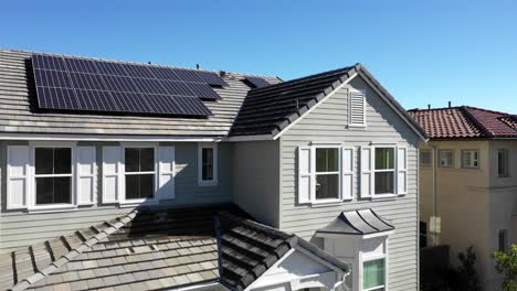 Solar-technology-panel,-house-in-neighborhood,-daytime,-Tustin,-CA