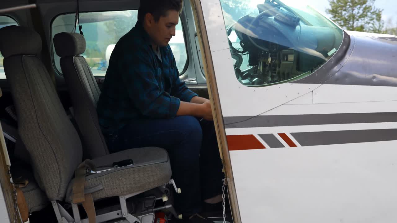 엔지니어 운영 조종실 4k