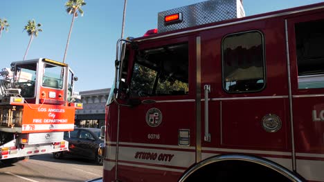 Camión-De-Bomberos-En-Studio-City-Ca