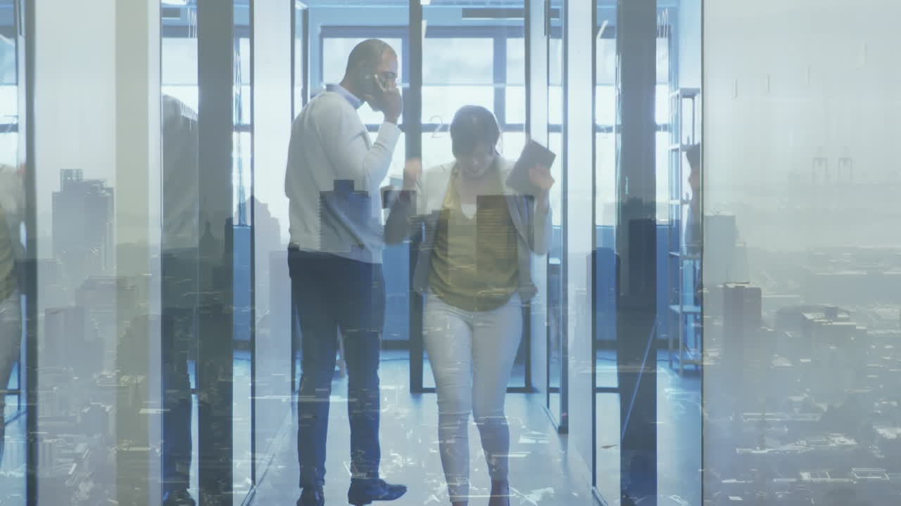 animación del procesamiento de datos sobre edificios modernos y paisajes urbanos