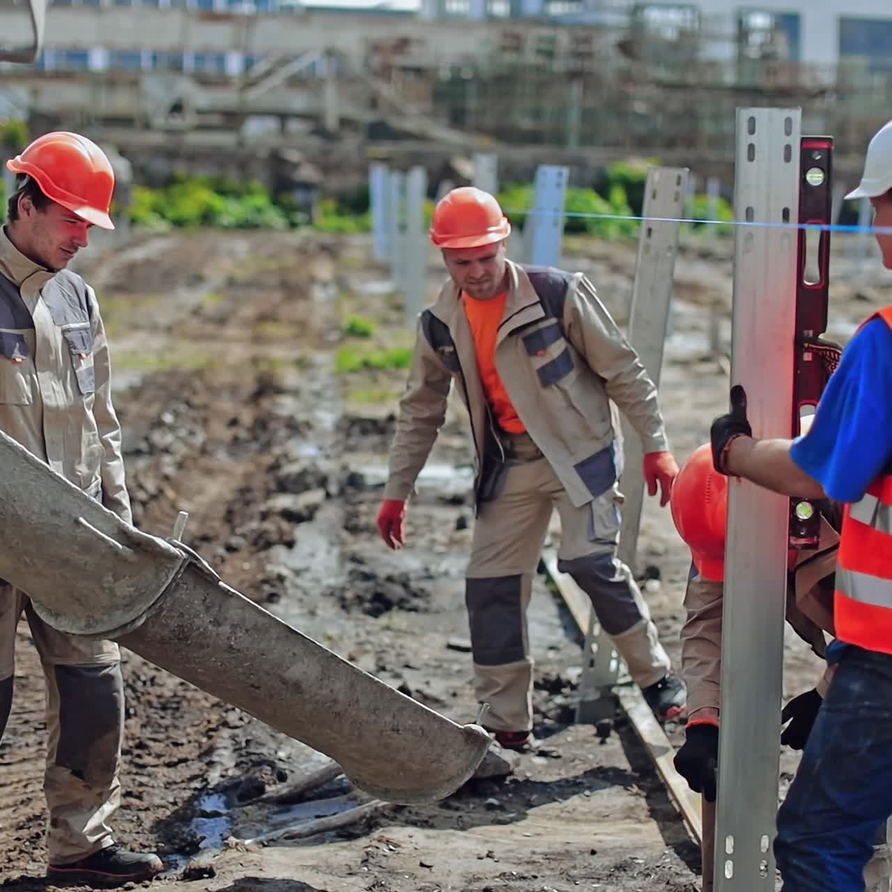trabajadores en el sitio de construcción