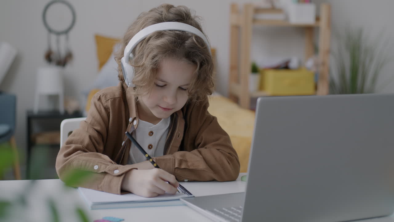 Child doing online school work