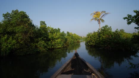 canoe passing slowly in munroe island