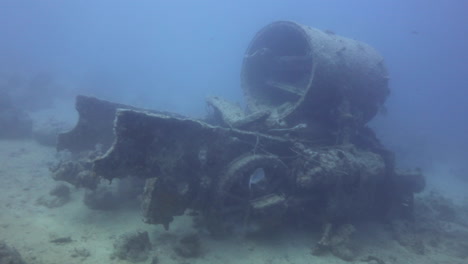 Ss-Thistlegorm-Ist-Eines-Der-Berühmtesten-Wracks-Der-Welt,-Das-Während-Des-Zweiten-Weltkriegs-Militärische-Ausrüstung-Transportierte,-Es-Zieht-Viele-Taucher-Wegen-Der-Menge-An-Fracht-An,-Die-Gesehen-Und-Erkundet-Werden-Kann