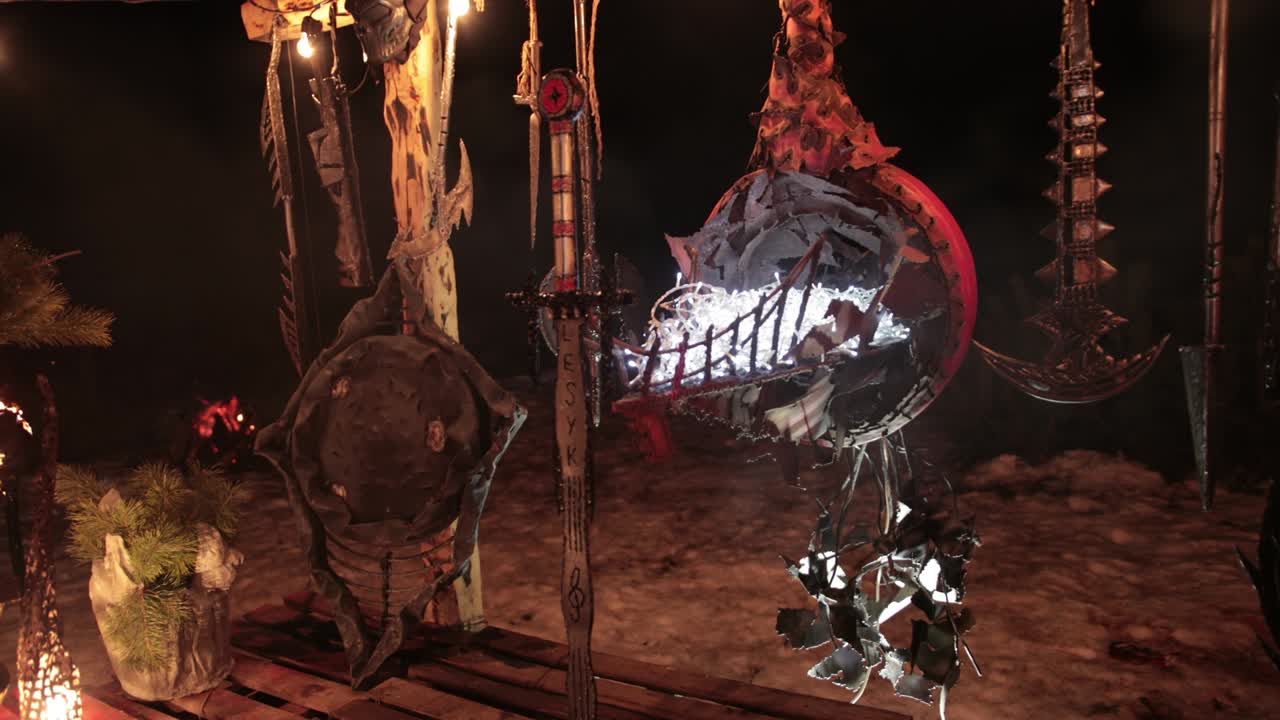 도끼, 무기, 칼, 신비로운 상징과 북쪽 야생 바이킹의 무기