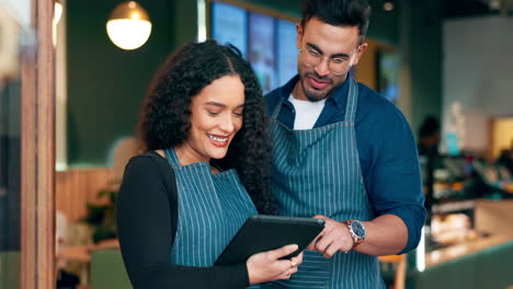 Menschen,-Barista-Und-Café-Teamarbeit-Auf-Dem-Tablet