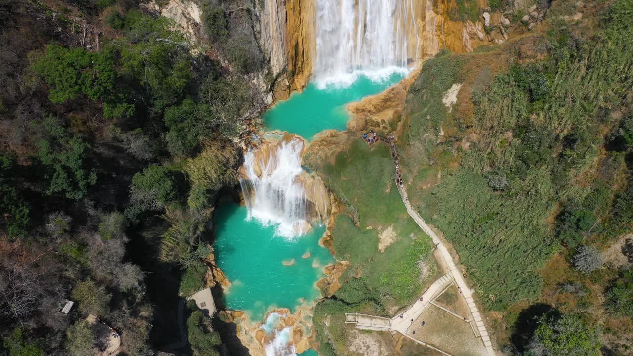 aéreo: destino turístico de la cascada el chiflon en chiapas, méxico, vista 4k