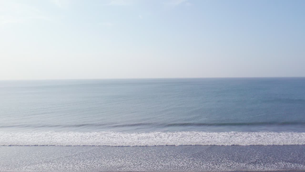 아름다운 카나스 섬의 열대 해변 위에서 공중 리 촬영