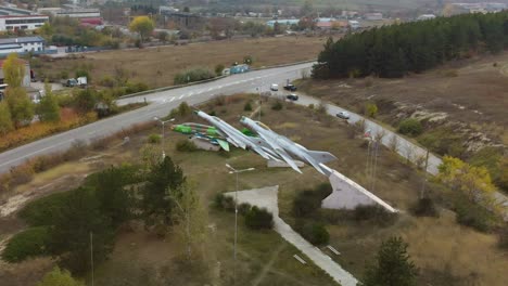 imágenes aéreas de alto ángulo de aviones militares exposición al aire libre del museo