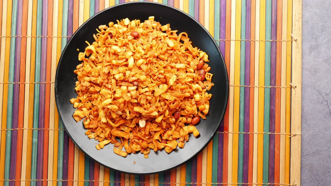 인도 혼합 간식 접시