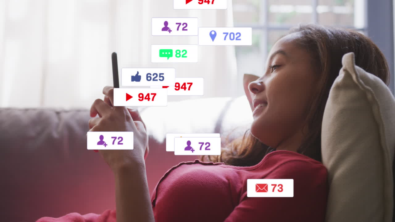 animación de texto e iconos de redes sociales sobre mujer caucásica con teléfono inteligente en casa