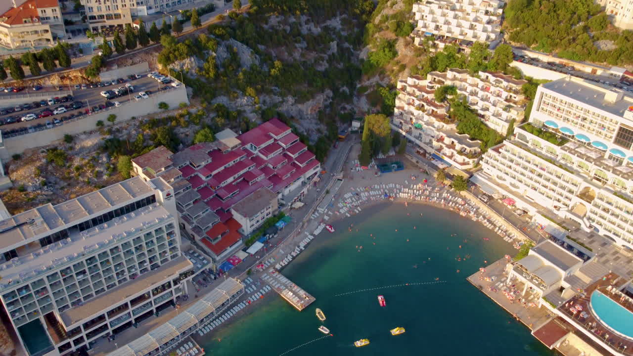 보스니아 헤르체고비나의 유일한 해변 리조트 네움의 공중 전망 - 드론 샷