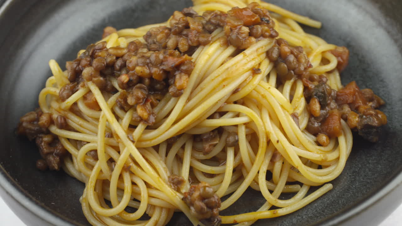 Lentil Pasta, Vegan Pasta, Vegan Spaghetti Dish, Spinning Bowl Of Vegetarian Pasta
