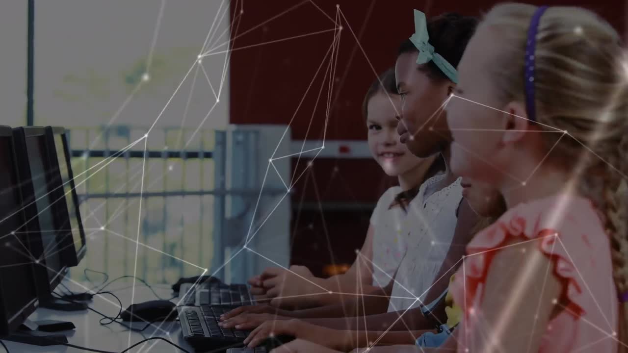 анимация сети соединений между различными учениками с использованием компьютеров