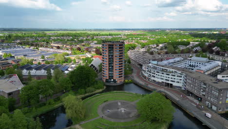 Aerial-video-of-residential-area-of-Amersfoort-Nieuwland,-The-Netherlands