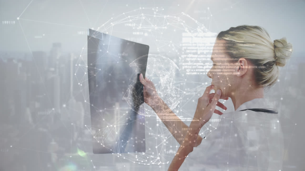 globo de red de conexiones contra la doctora analizando la imagen de rayos x