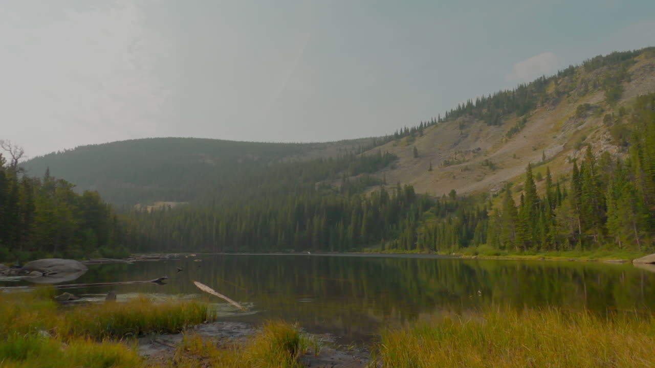 vistas del lago perdido en colorado