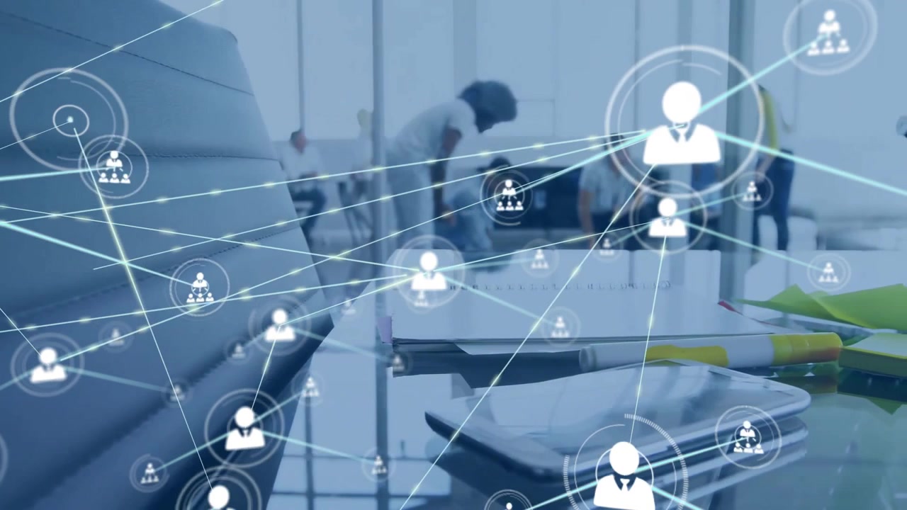Animación de red de conexiones con iconos sobre personas de negocios diversas en una oficina