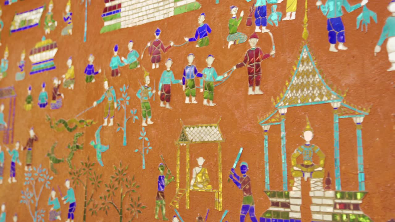 라오스 루앙프라방에 있는 시앙  사원 에 있는 다채로운 유리 모자이크