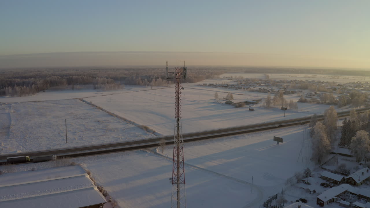 орбитальная съемка показывает антенну 5g и 6g зимой