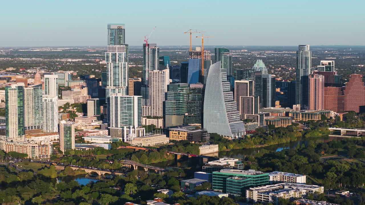 오스틴 시의 도시 풍경을 내려다보는 공중 파노라마, 텍사스, 미국
