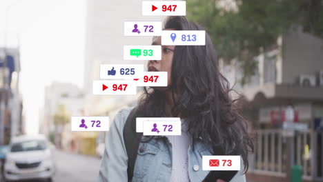 iconas de interacción en las redes sociales animación sobre una mujer caminando en un entorno urbano